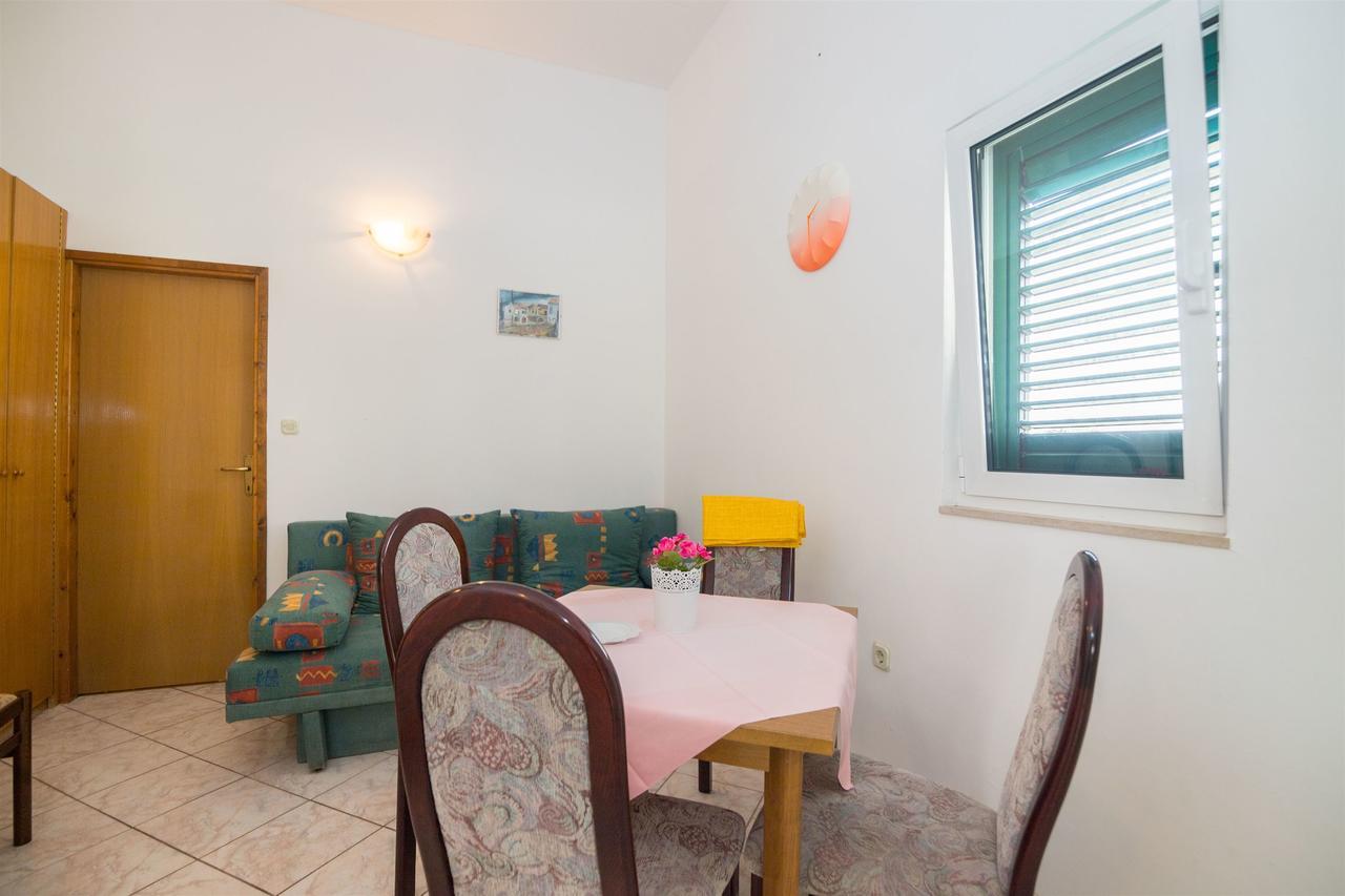 Apartments Anka Zaostrog Luaran gambar